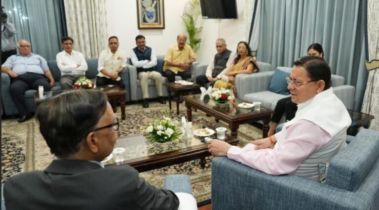 CM Pushkar Singh Dhami welcomes the delegation of the 16th Finance Commission at his residence.