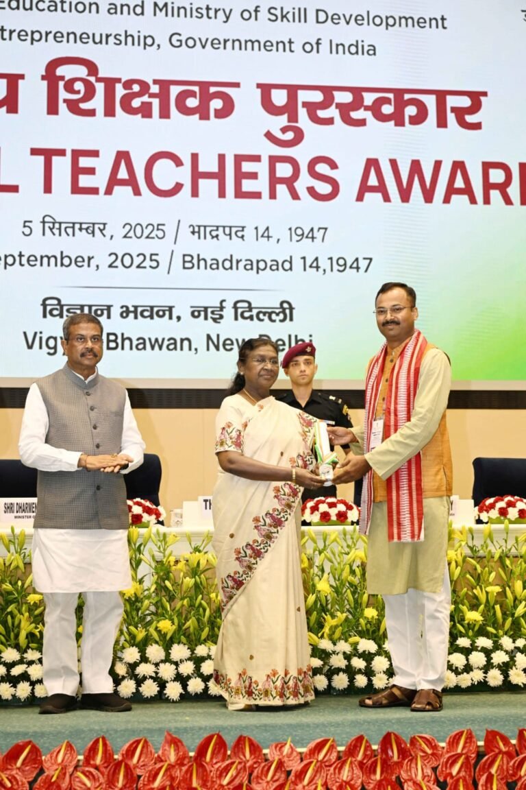 Dr. Amit Kumar Dwivedi Honoured with National Award to Teachers .
