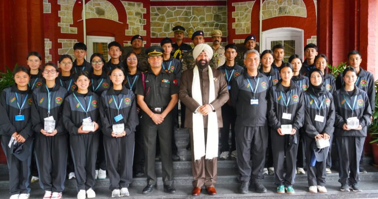 Students on National Integration Tour Meet the Governor